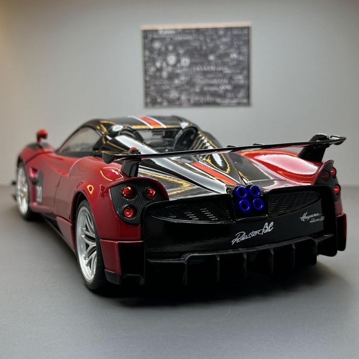 Металлическая машинка Pagani Huayra 1:18