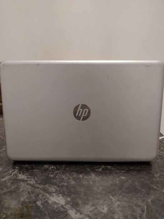 Ноутбук HP 15-au063d
