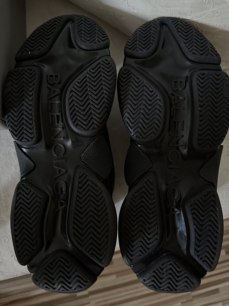 Balenciaga Triple S black leather