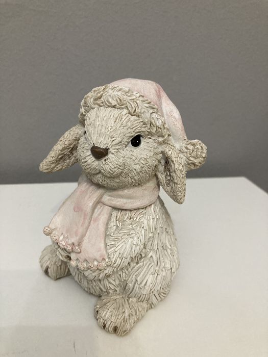 Фигурка зайца
