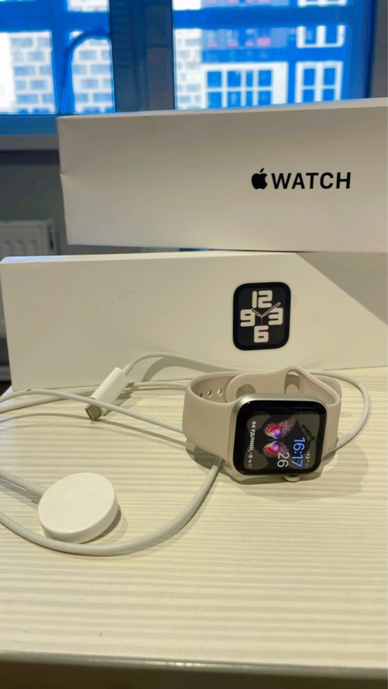 Продам часы Apple watch