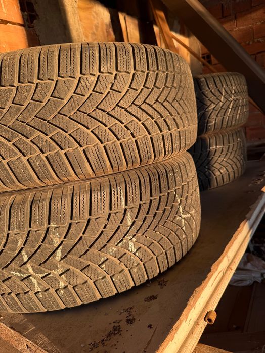 225/55/18 Bridgestone blizzak lm005