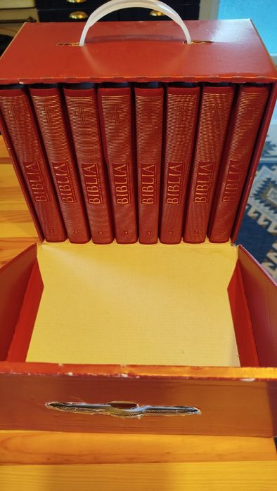 Biblia în 8 volume ilustrate, de colecție.