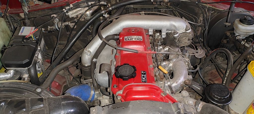 Vând motor Toyota KZT 3L