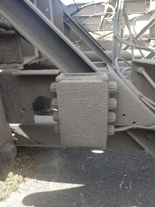 Vând diferite piese de la semiremorca schmtz cargobull an 2004