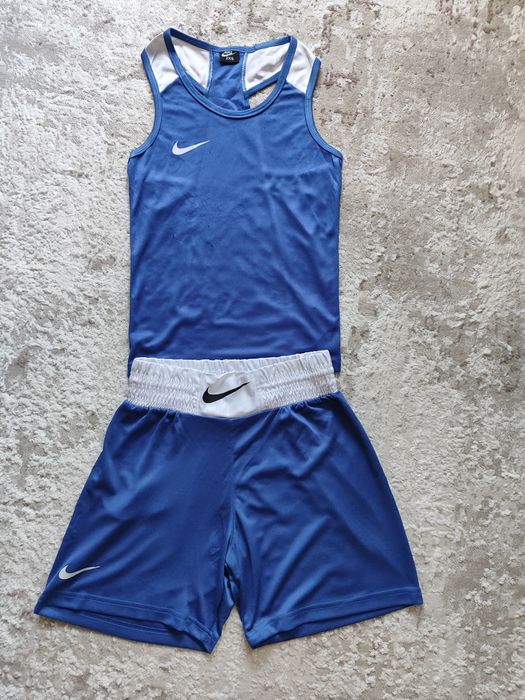 Продам боксёрскую форму в отличном состоянии