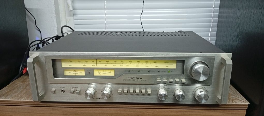 Винтидж ресивър ROTEL RX-803