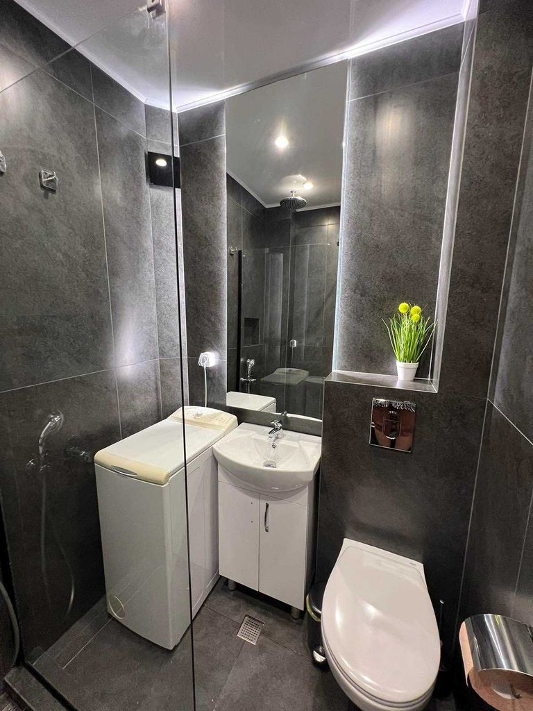 Дава се под наем Тристаен апартамент в Бургас, Лазур - 85 кв.м за 750 € - Снимка #1