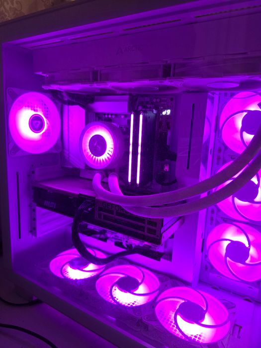 PC Workstation/Gaming Complet - Ryzen 9950x, RTX 5080, Racire Arctic