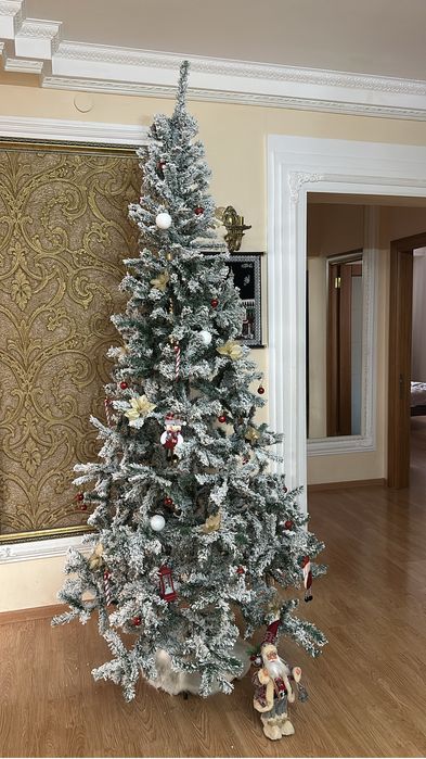 Продам елку с имитацией снега