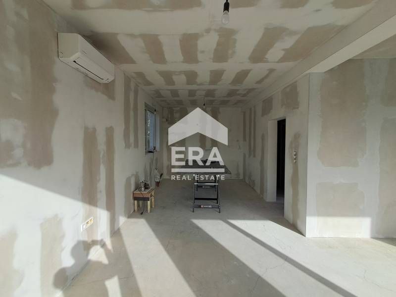 Двуетажна, ексклузивна, новопостроена къща за продажба, с гараж, допъл