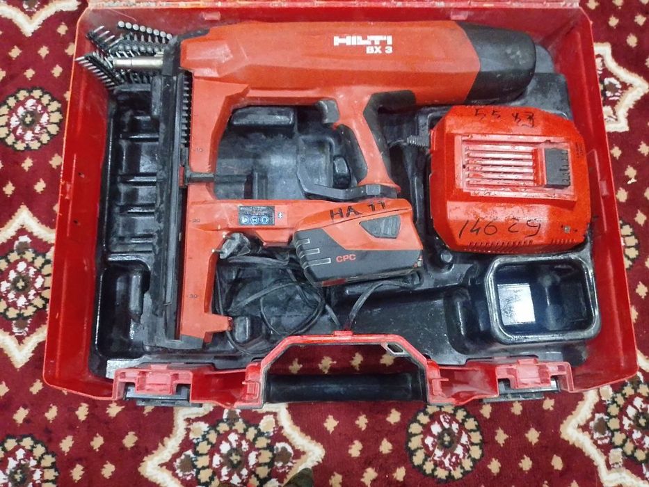 Монтажнвй пистолет Hilti DX2