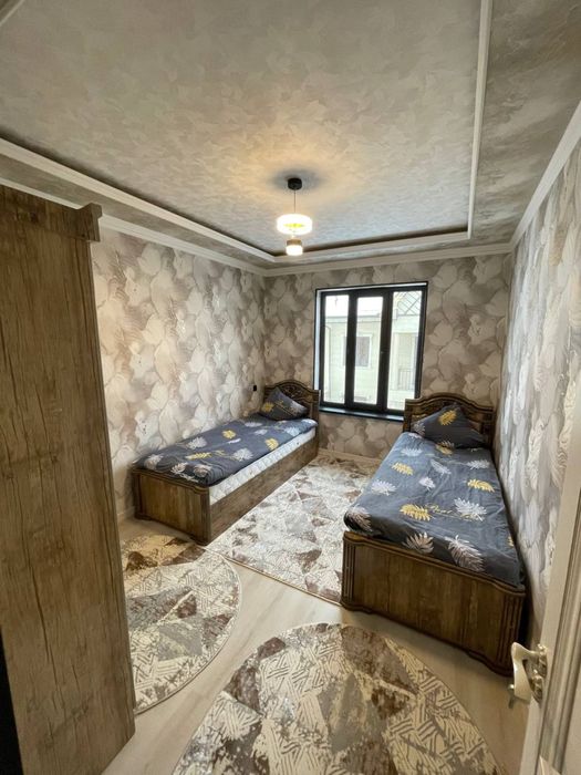 Oq tosh dacha [quyoshga yaqinda joylashgan)