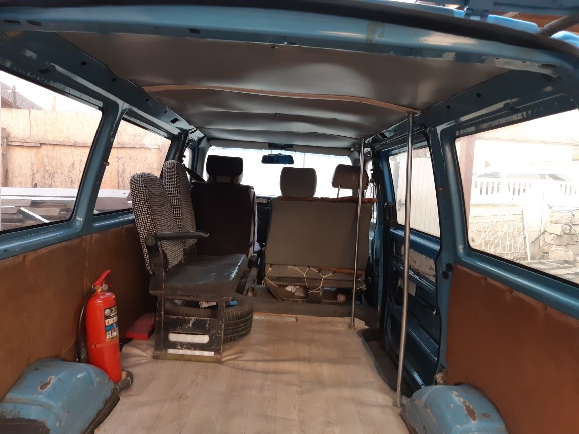 Продам автомобиль Volkswagen Transporter