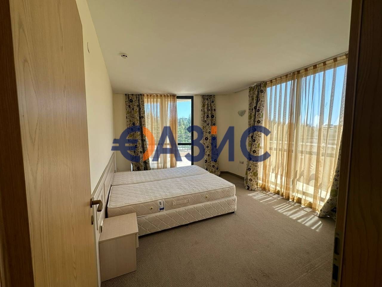 Продава се Двустаен апартамент в к.к. Слънчев бряг - 82 кв.м за 696 €/кв.м - Снимка #6