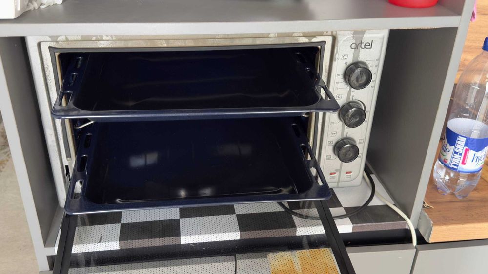 Продам духовку Артел