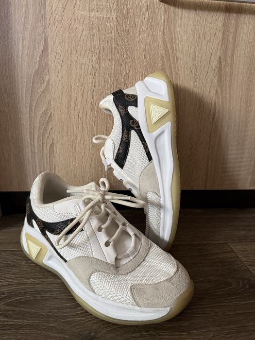 Нови маратонки Guess