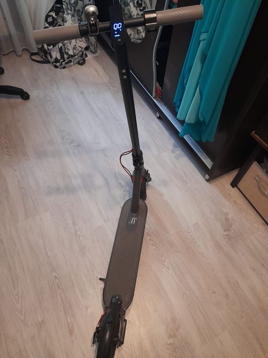 trotineta At performance.