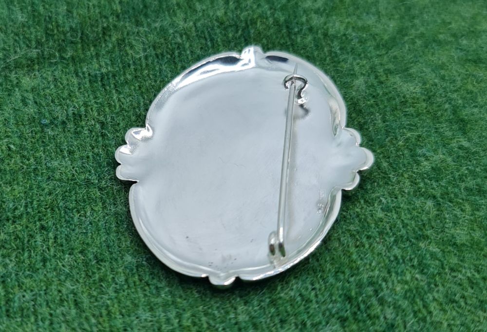 Podoabă de vânătoare din argint masiv scenăcu rațe sălbatice