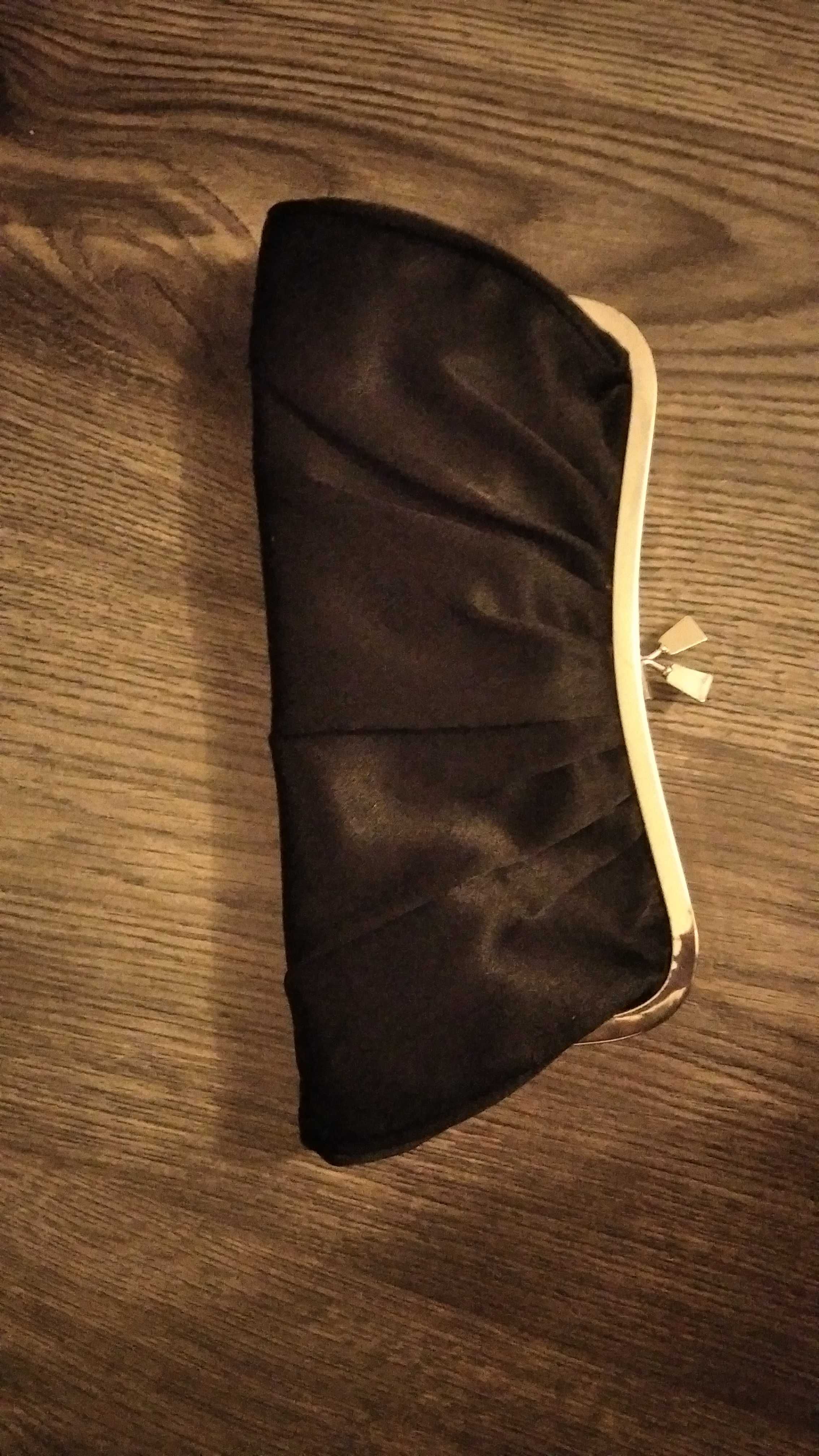 Вечерна коктейлна дамска чанта черна