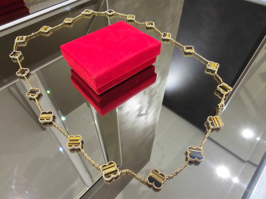 Van Cleef & Arpels VCA Gold Tiger Eye Alhambra 20 Motifs Дамско Колие