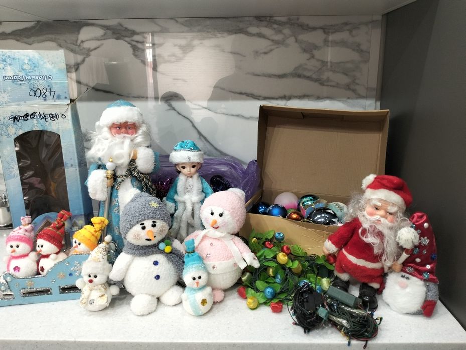 Продам новогодние украшения и елку