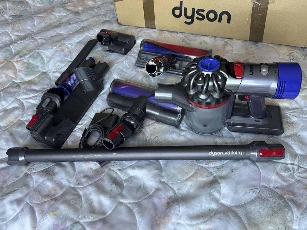 Прахосмукачка Dyson V8 sv25 ,перфекно състояние