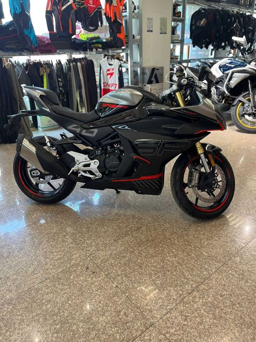 Motocicleta sport incepatori/avansati, CFMOTO 450SR ABS