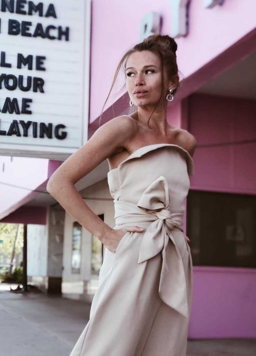 Salopetă elegantă (Pakhtusova) – roz pal (nude), mărimea S