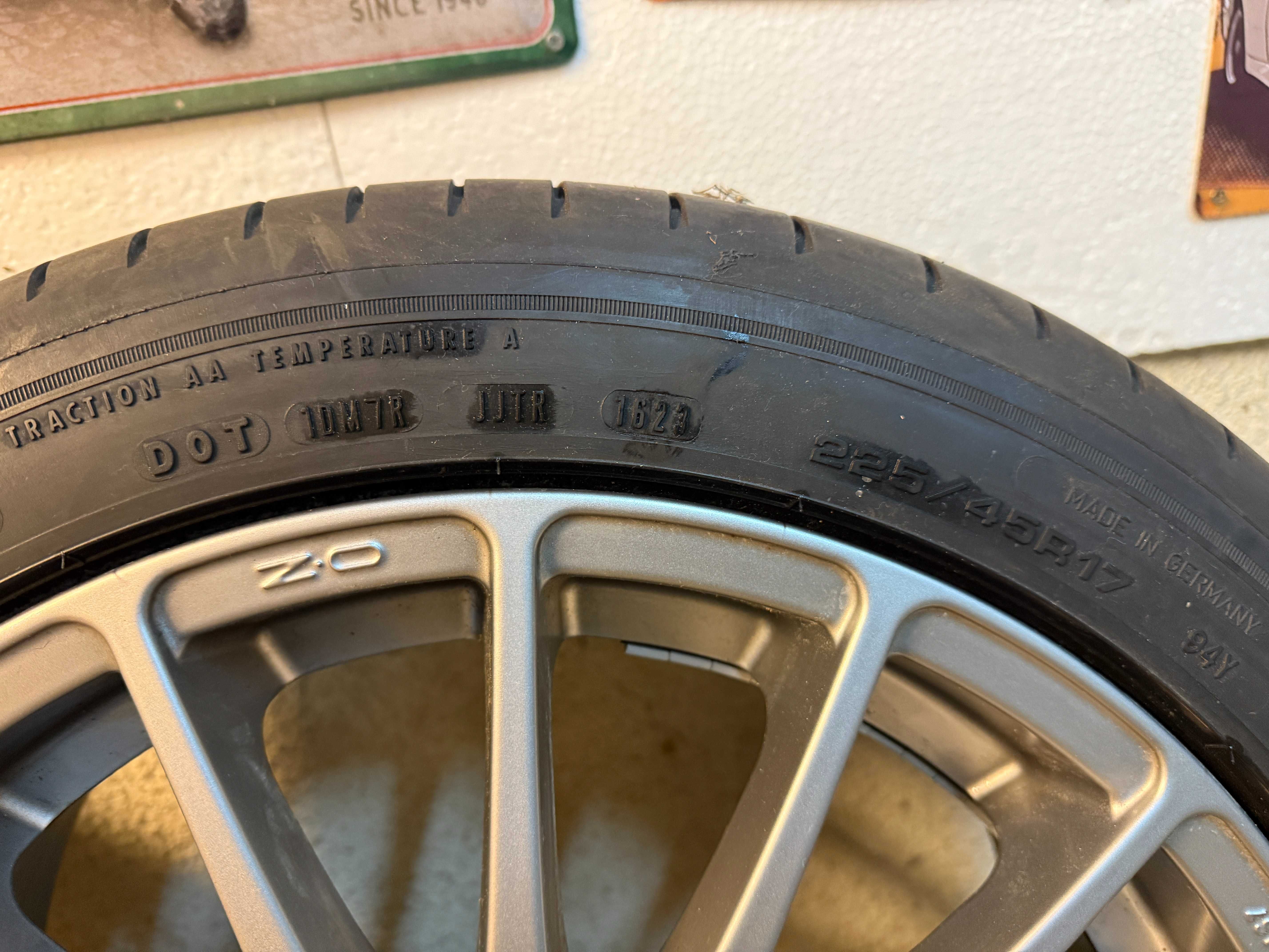 Джанти с гуми OZ Supertursmo GT 17'' 114,3 7J, ET40, GoodYearF1 ASY6,