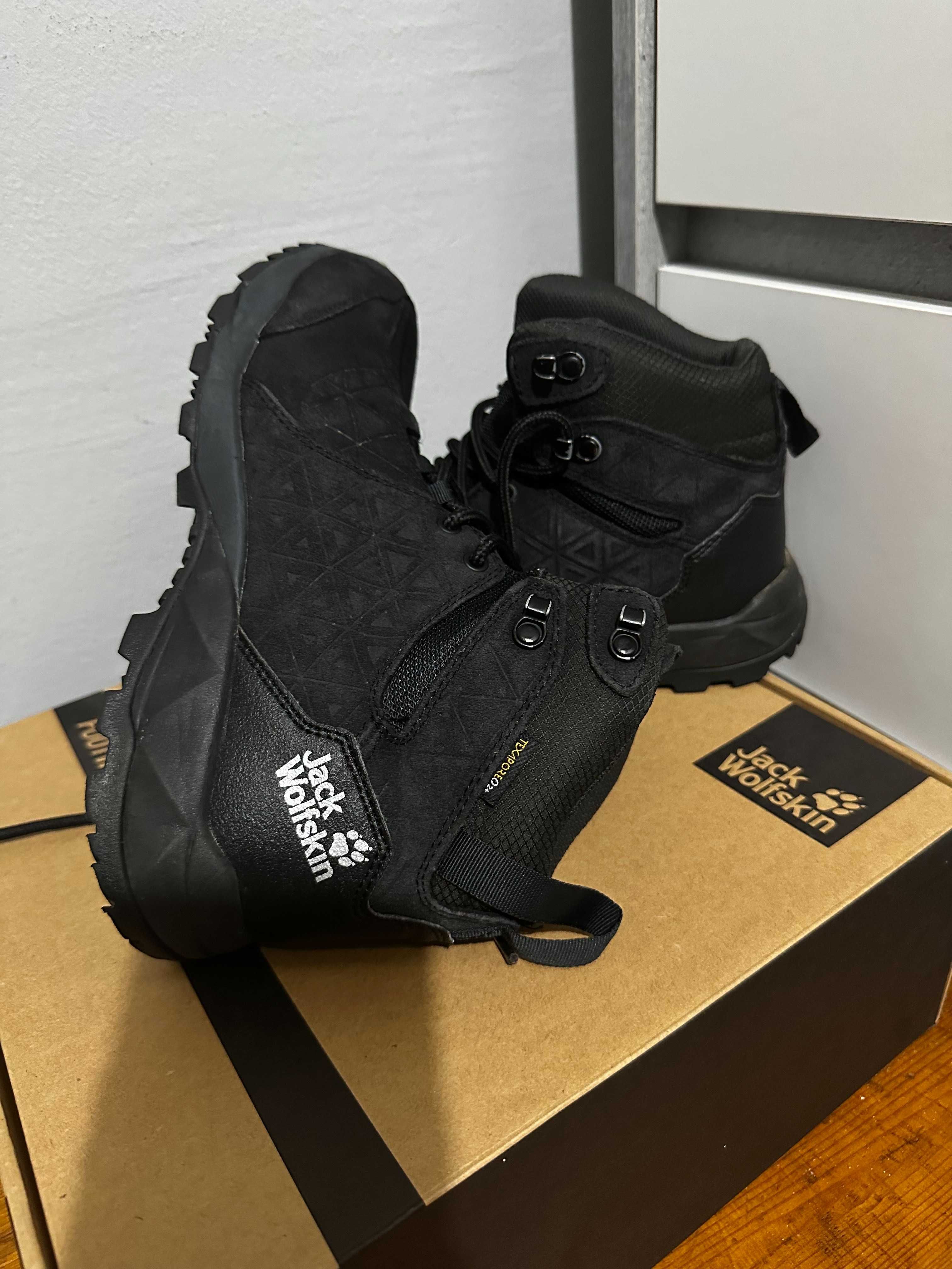 Jack Wolfskin Cascade Hike LT Texapore Mid M black/phantom