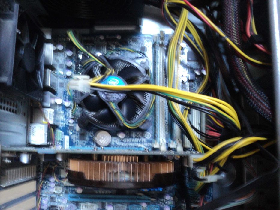 unitati PC cu Win 7 ,si i5 cu Win 10 Pro ,monitoare 19'-24' ,diverse