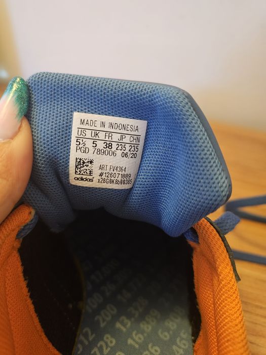 Adidasi  adidas ca noi