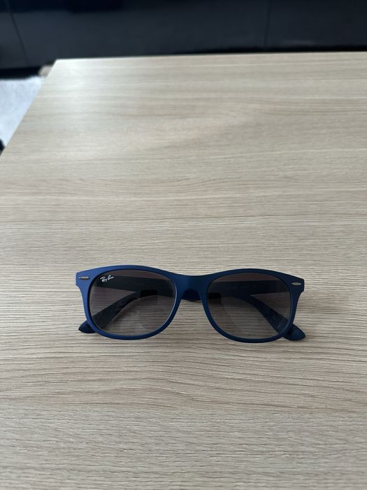 Ochelari de soare Ray Ban din carbon