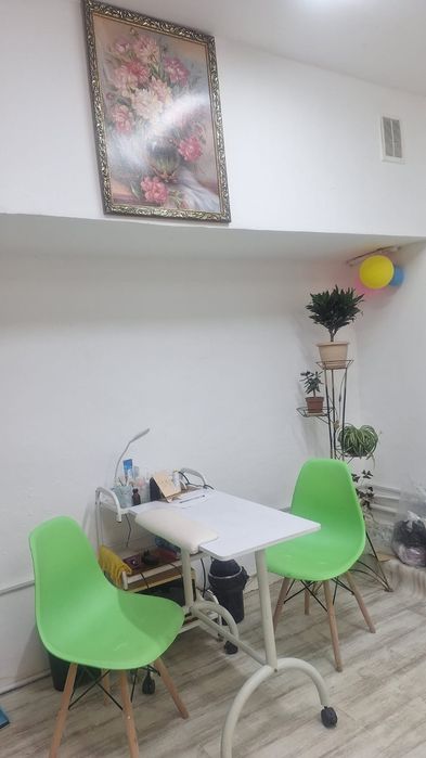 Аренда парикмахерского кресла и маникюрного стола