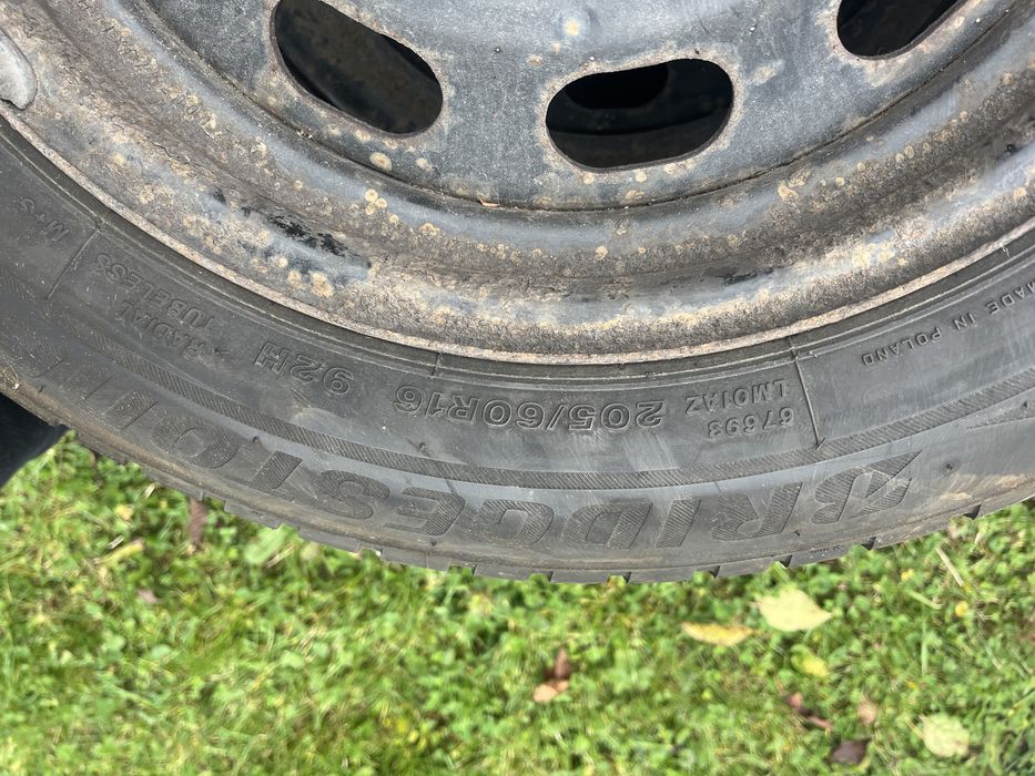 Cacucuri +jante tabla 205 60 r16 bridgestone runflat.