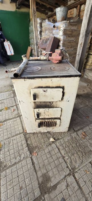 Котел на твърдо гориво.