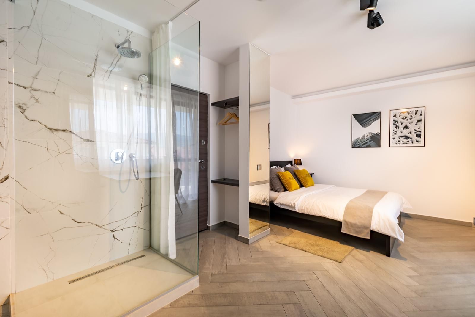 Cazare Regim Hotelier 1, 2 camere Iulius Mall tichete