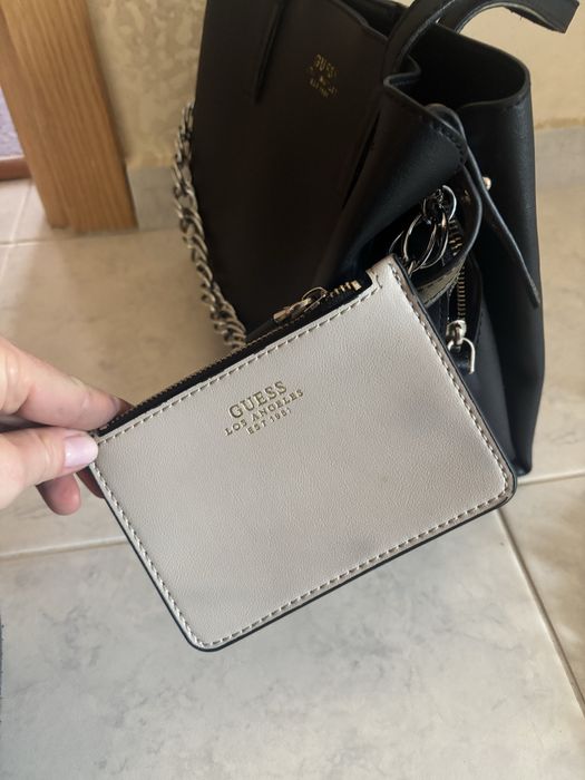 Чанта дамска Guess