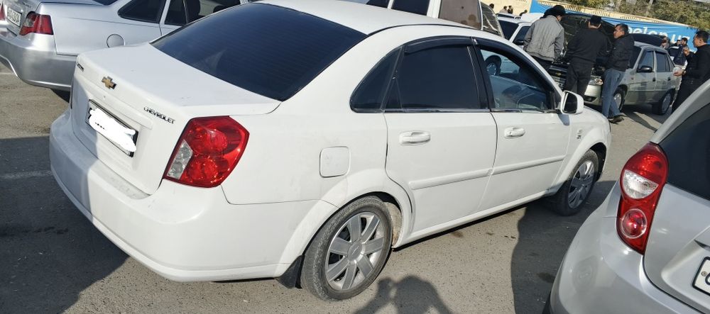 Ласетти сотилади, жентра қилинган,