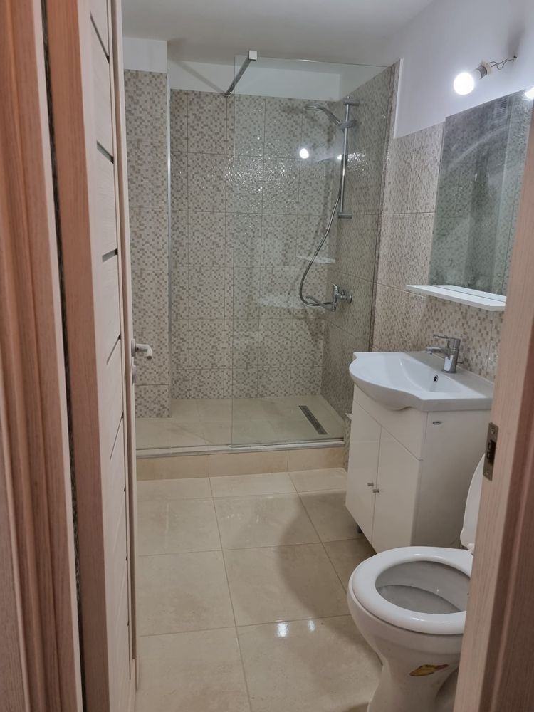 Închiriez apartament vizavi de mall Vitan