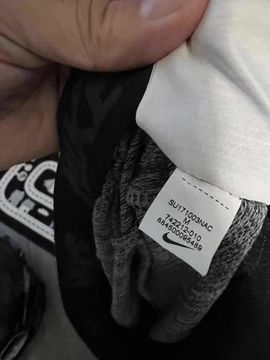 Nike - pantaloni jogger subtiri si elastici