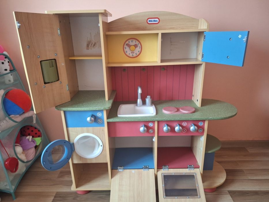 Детска дървена кухня little tikers
