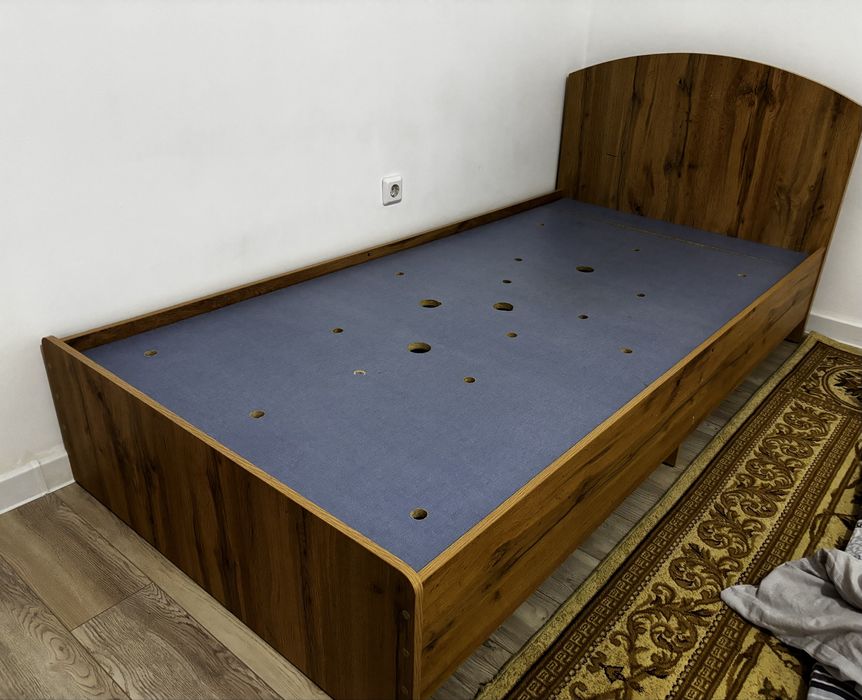 Деревянные кровати