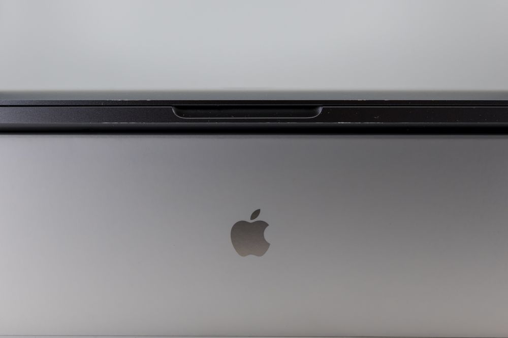 MacBook Pro 15" 2017 Touch Bar – i7 2.8GHz / 16GB RAM / 256GB SSD