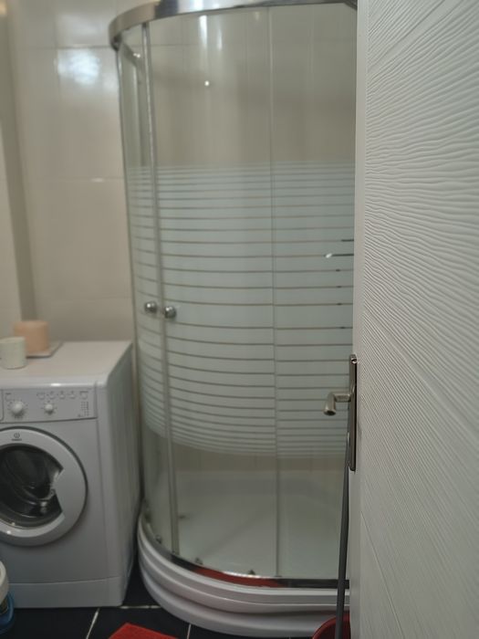 Închiriez garsonieră