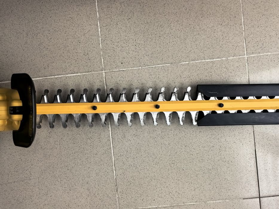 Акумулаторен храсторез DeWALT DCMHT563N, 18 V, 55 см