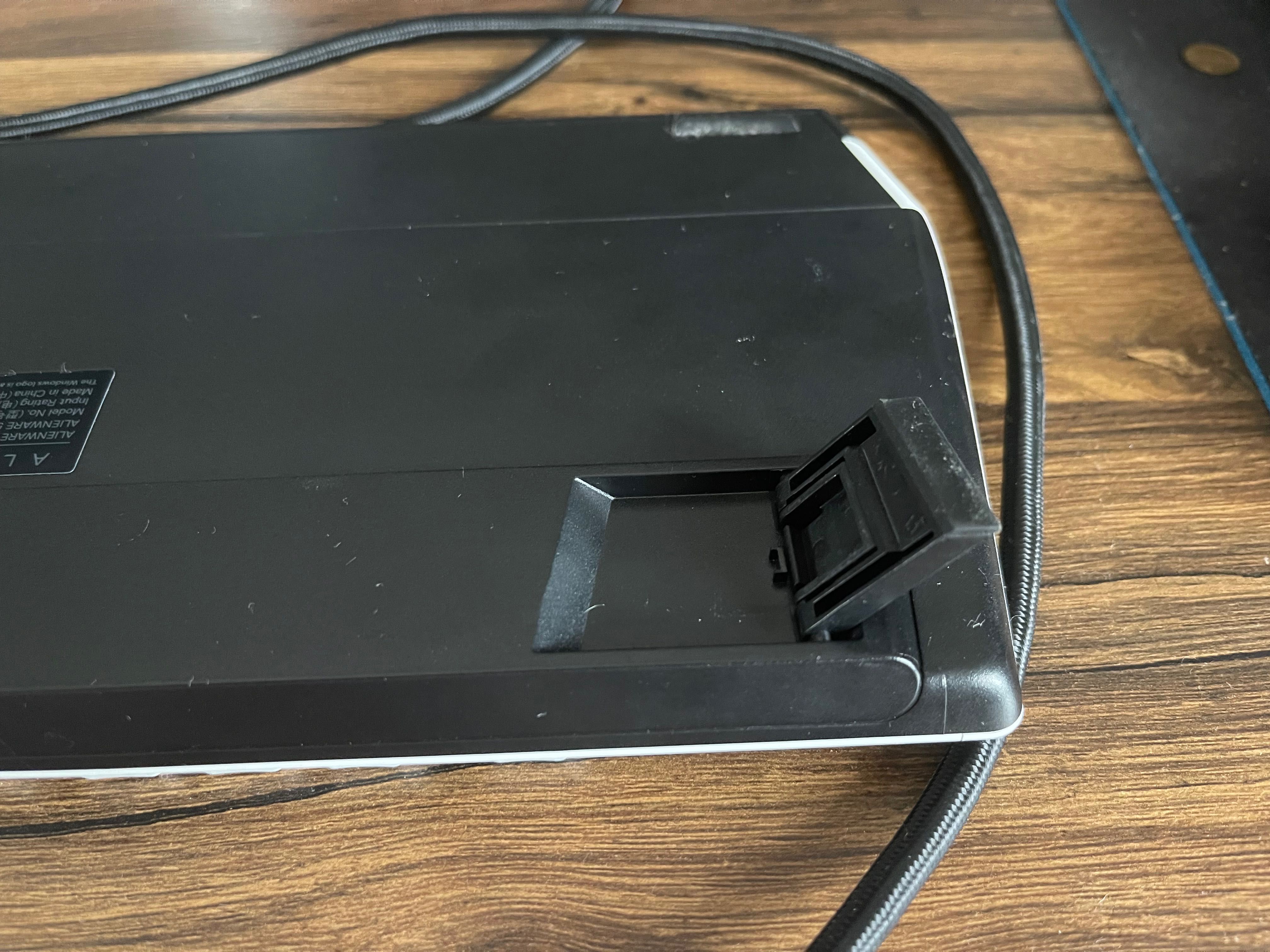 Супер лека и бърза геймърска Клавиатура Alienware AW510K Lunar Light