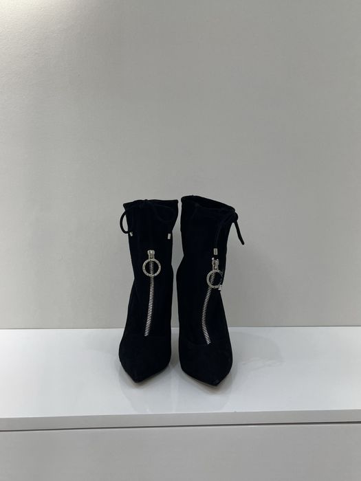 Красивый ботильон