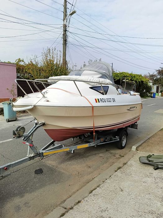 Barca Quicksilver 510 cruiser cu motor si peridoc